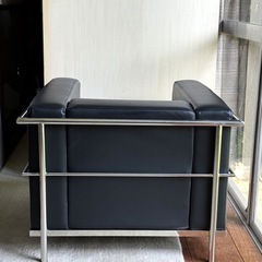  ル・コルビジェ LC2 リプロダクトソファ Le Corbusier
 ジェネリック家具の画像