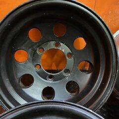 M/T ミッキートンプソン 社外ホイール 15インチ 4本 8J6HPCD139.7-28 ブラック 深リム ランクル ランクルプラド等　(VHR081) の画像