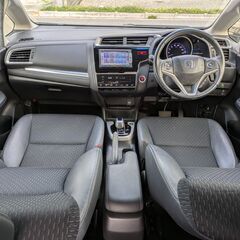 ★禁煙車！H26年！フィットハイブリッド【Fパッケージ】ハーフレザー！オートクルーズ！障害物センサー！バックカメラ！プッシュスタート！の画像