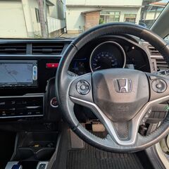 ★禁煙車！H26年！フィットハイブリッド【Fパッケージ】ハーフレザー！オートクルーズ！障害物センサー！バックカメラ！プッシュスタート！の画像