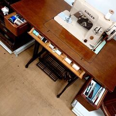 SINGER 足踏みミシン J-A8 鉄脚 アンティーク レトロの画像