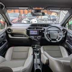 ★カタログ燃費34.4km！H31年！SUV風！アクア 特別仕様車【クロスオーバーグラム】禁煙車！TSS！ハーフレザー！車高アップ（＋20㎜）！★の画像