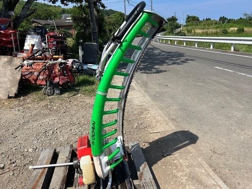 落合 茶刈機　茶摘機　剪枝機 V8-NewZ2 1070(D)茶畑  茶園 バリカン 刈ならし機 2サイクル 2人用バリカン 宮崎 簡易始動動画あり
