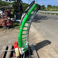 落合 茶刈機　茶摘機　剪枝機 V8-NewZ2 1070(D)茶畑  茶園 バリカン 刈ならし機 2サイクル 2人用バリカン 宮崎 簡易始動動画ありの画像