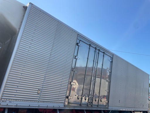 冷凍箱　保冷　コンテナ　物置　車庫　BOX