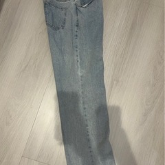 デニムパンツの画像