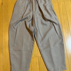 UNIQLO、GU パンツ4点セットの画像