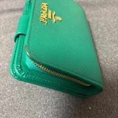 PRADA 財布の画像