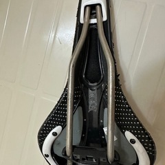 【値下げ】GIANTロードバイクサドルの画像