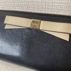 ケイトスペード　長財布　紺　白
の画像