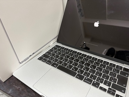 MacBook Air 2022 M2 ほぼ新品同様。早い者勝ち‼︎20万近くの物です！今週限定８万で！