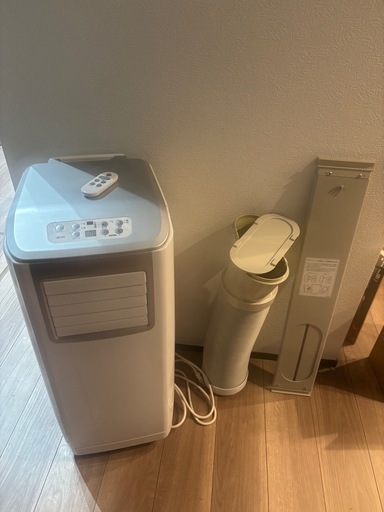 移動式クーラー エアコン　ノンドレン方式 冷房 送風 除湿 リモコン タイマー 窓パネル付 排熱ダクト付 ドレンホース付 KEP253R 広電(KODEN