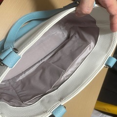 ハンドメイド 革製　ショルダーバッグ ホワイトの画像