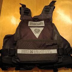 DRESS ライトゲームベスト

の画像