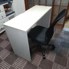 美品 ニトリ パソコンデスクセットの画像