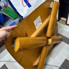 折りたたみテーブルの画像