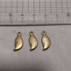 ハンドメイド チャーム 葉っぱ リーフ パーツ 素材の画像