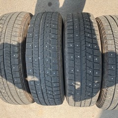 ブリジストン　VRX　スパイク付き　175/65R15の画像