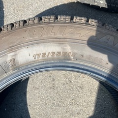 ブリジストン　VRX　スパイク付き　175/65R15の画像