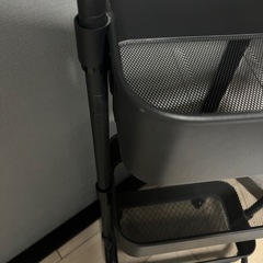 IKEA ワゴン　ブラックに近いグレーカラーの画像