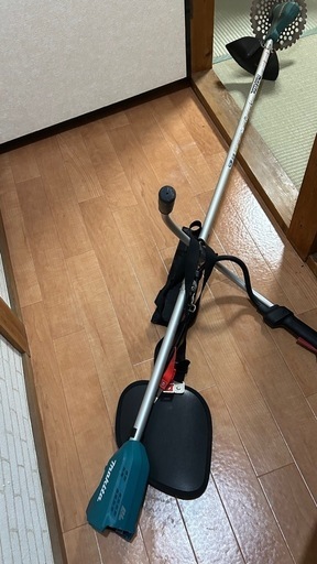 マキタの
草刈り機