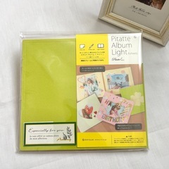 貼ってはがして書き込めるアルバム台紙の画像
