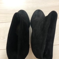 VINCE CAMUTO  スエードショートブーツの画像