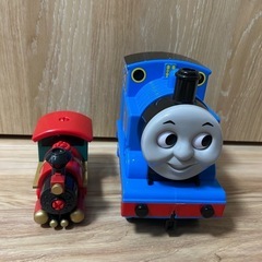 トーマス　貯金箱　赤い汽車