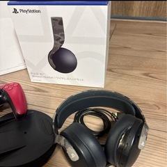 PlayStation 5 本体➕Pulse 3Dヘッドセット➕コントローラーの画像