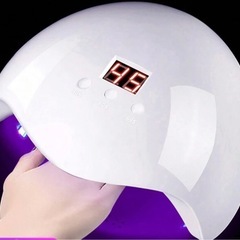 美品✴︎LEDネイルライト＆ジェルネイルセットの画像