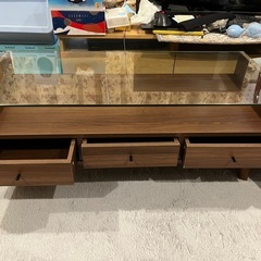 ガラスローテーブル美品の画像