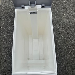 ゴミ箱の画像