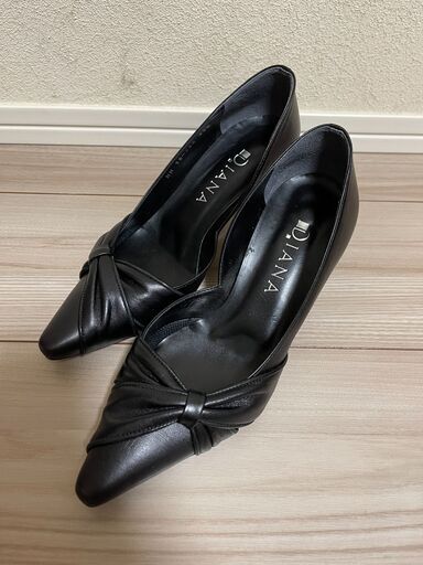 ほぼ新品】DIANA パンプス