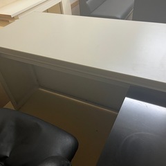 まだまだ丈夫な事務所デスクです(^^)
の画像