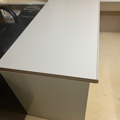 まだまだ丈夫な事務所デスクです(^^)
の画像