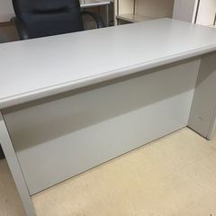 まだまだ丈夫な事務所デスクです(^^)
の画像