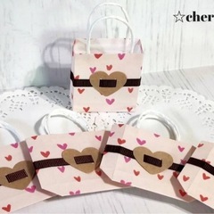 ハンドメイド作品　ミニ紙袋　手作り品の画像