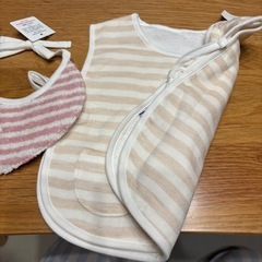 【新品タグ付き】今治タオルガーゼポンチョ&スタイセットの画像