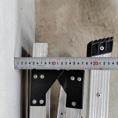 ☆現金歓迎　足場台　洗車台　脚立　作業台　長谷川工業　アルミ　軽量　折畳　引取限定☆の画像