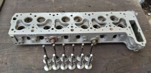 オールドMベンツ108ツインキャブエンジン用各種加工済みエコシリンダーヘツト取付r