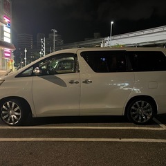 現車確認後、即決される方限定大幅値引き‼️車検来年の4月まで‼️20後期ヴェルファイア2.4ホワイト８人乗りの画像
