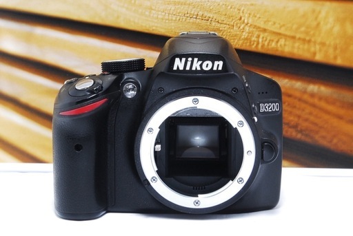 【美品】 ニコンD3200デジイチ　Nikon　一眼レフカメラ　スマホ転送