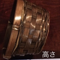 天然素材 濃茶色 小ぶり　カゴ バスケットの画像