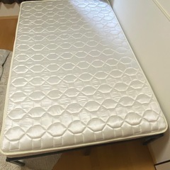 セミダブルベッド