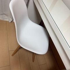 ホワイト×木製 おしゃれ ダイニングチェア 美品の画像