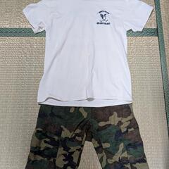 ノースフェイスハーフパンツとTシャツ2枚セットカモフラ迷彩の画像