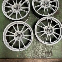20インチ　
OZ　Racing Ultraleggera-HLT