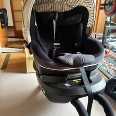 チャイルドシート　　エールべべ