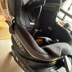 チャイルドシート　　エールべべの画像