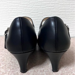 【女性用】ブラックハイヒール　22.5cm  の画像